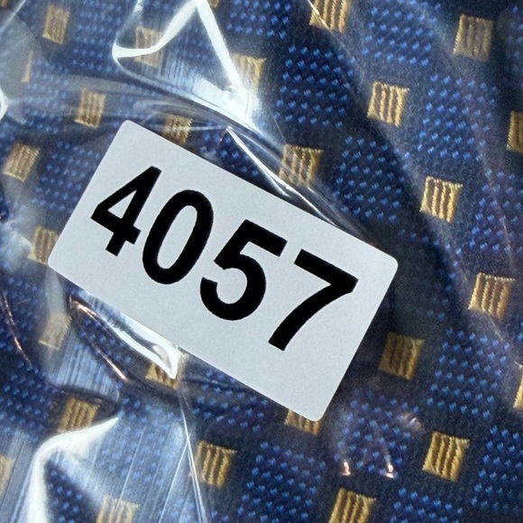 Robert Talbott 100% Silk Blue and Gold Geometric Textured Tie  Designer Lux - Picture 7 of 7